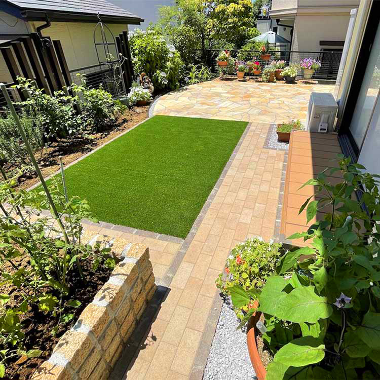おしゃれに雑草対策 施工事例を公開中 グリーンケア お庭と外構のデザイン リフォーム専門店