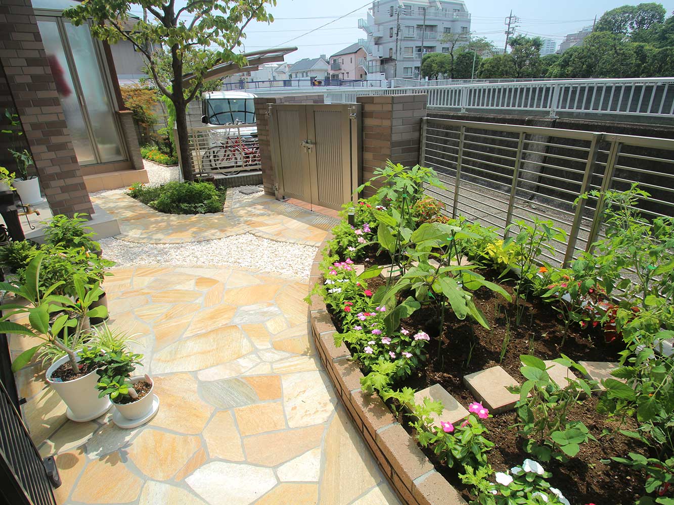 育てる楽しみがふくらむ 菜園花壇のあるお庭 大田区 T様邸 グリーンケア お庭と外構 エクステリアのデザイン リフォーム